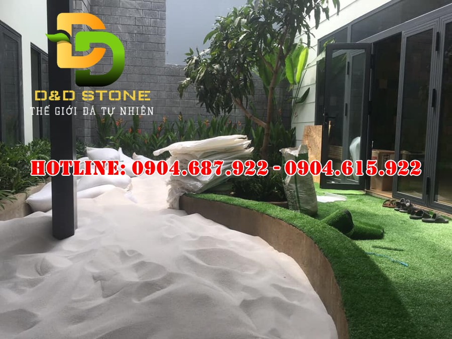 cát trắng làm sân chơi