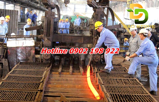 dolomite-lam-chat-tro-chay-trong-luyen-gang-thep-vai-tro-quy-trinh-va-loi-ich